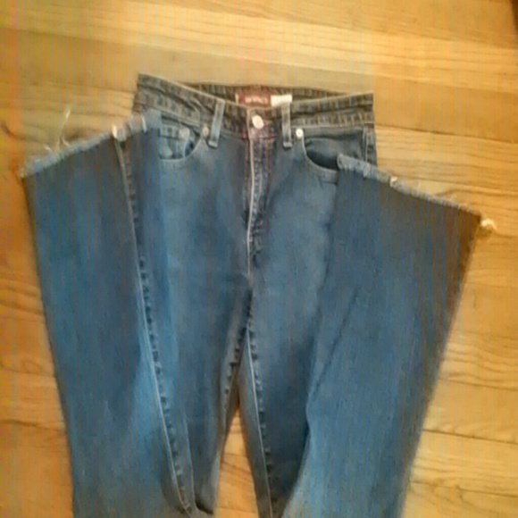 Levis - Picture 3 of 3